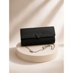 Sleek Chain Clutch